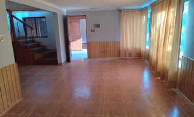 Gran casa ,a pasos de Avda Coronel de Artlleria