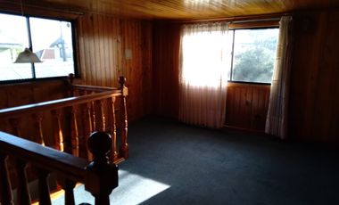 Gran casa ,a pasos de Avda Coronel de Artlleria