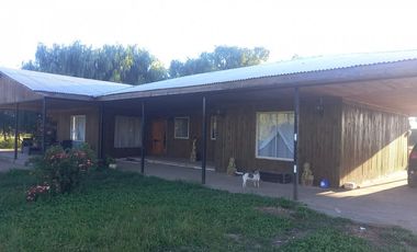 Parcela de agrado con casa, a solo minutos de Yerbas Buenas