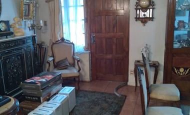 Casa de Dos Pisos en Avda Pdte Ibañez