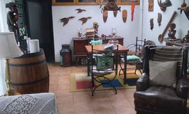 Casa de Dos Pisos en Avda Pdte Ibañez