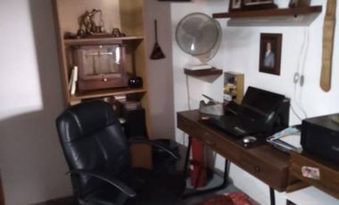 Casa de Dos Pisos en Avda Pdte Ibañez