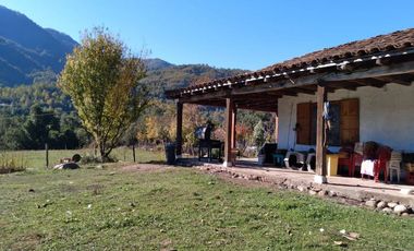 Linda Parcela con casa de 400 Mts2 construìdos y Camping