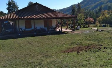 Linda Parcela con casa de 400 Mts2 construìdos y Camping