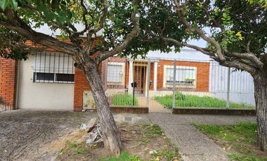VENTA SM Castelverde 2870 Quilmes 320m2 Terreno