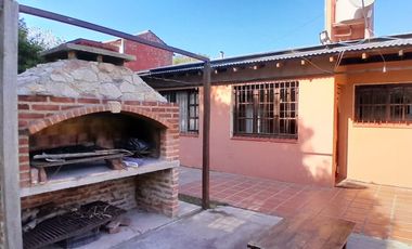 VENTA CHALET 3 DORMI, 2 BAÑ Y GRAN PARIQUE MIRAMAR
