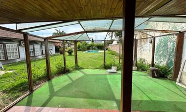 IMPERDIBLE CHALET CONSTRUIDO SOBRE 2 LOTES 750MTS