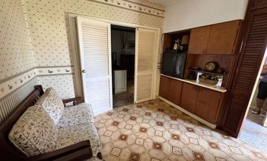 IMPERDIBLE CHALET CONSTRUIDO SOBRE 2 LOTES 750MTS