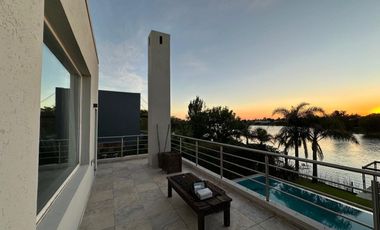 INCREIBLE CASA EN SAN ISIDRO LABRADOR AL AGUA