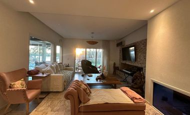 INCREIBLE CASA EN SAN ISIDRO LABRADOR AL AGUA