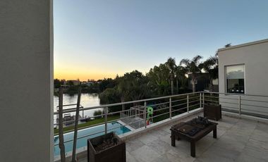 INCREIBLE CASA EN SAN ISIDRO LABRADOR AL AGUA