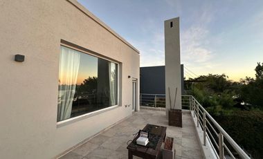 INCREIBLE CASA EN SAN ISIDRO LABRADOR AL AGUA