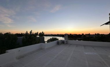 INCREIBLE CASA EN SAN ISIDRO LABRADOR AL AGUA