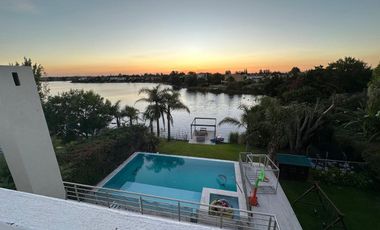 INCREIBLE CASA EN SAN ISIDRO LABRADOR AL AGUA