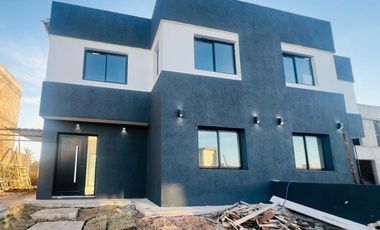 ALQUILER CASA 3 DORMITORIOS DOCTA