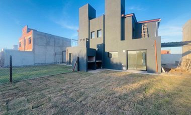 ALQUILER CASA 3 DORMITORIOS DOCTA