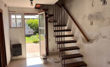 CASA EN VENTA EN LINCOLN CON PILETA