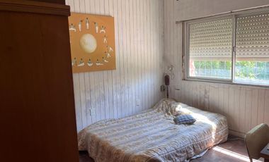 CASA EN VENTA EN LINCOLN CON PILETA