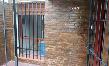 Alquiler Casa 4 dormitorios garage doble en Parque República.