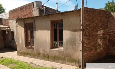 Casa en venta de 2 dormitorios c/ cochera en Mercedes