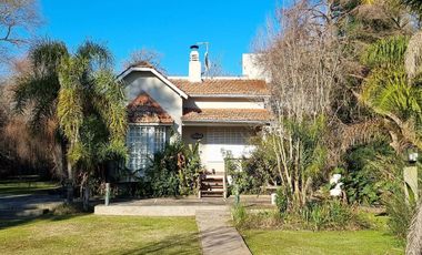 VENTA casa 4 ambientes Río Sarmiento - Delta Tigre