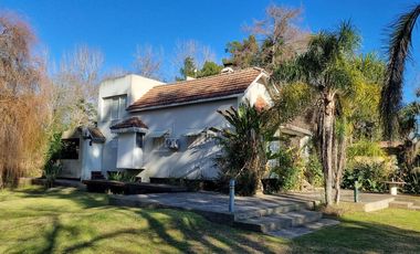 VENTA casa 4 ambientes Río Sarmiento - Delta Tigre