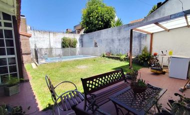 Casa en venta en Quilmes Centro