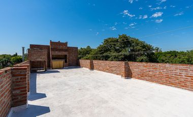 Galpón y local al frente en venta