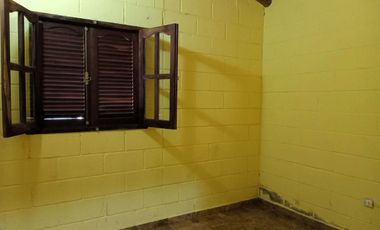 SE ALQUILA CASA 2 DORMITORIOS EN VILLA GIARDINO