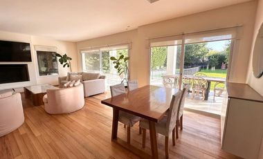 Alquiler Casa con pileta Villa Olivos ramal Pilar