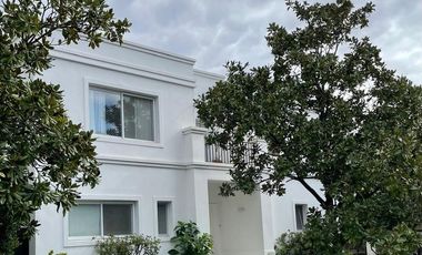 Alquiler Casa con pileta Villa Olivos ramal Pilar