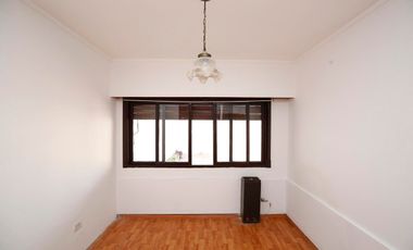PH en venta en planta baja. Dos dormis + cochera