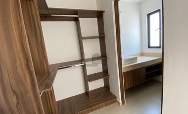 CASA EN PRIVADA CON ALBERCA en zona Walmart Muñoz – San Luis Potosí