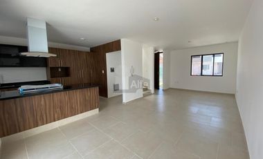 CASA EN PRIVADA CON ALBERCA en zona Walmart Muñoz – San Luis Potosí