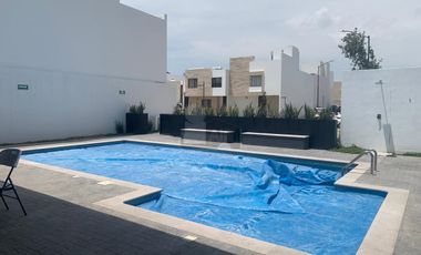 CASA EN PRIVADA CON ALBERCA en zona Walmart Muñoz – San Luis Potosí