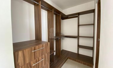 CASA EN PRIVADA CON ALBERCA en zona Walmart Muñoz – San Luis Potosí