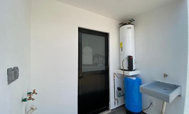 CASA EN PRIVADA CON ALBERCA en zona Walmart Muñoz – San Luis Potosí