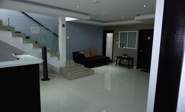 Edificio con 7 Consultorios en Venta – Ubicación Estratégica en Ensenada | BC