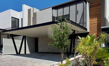 Casa en venta en Querétaro. Fraccionamiento Altozano.