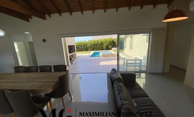 Casa en  venta, 7 ambientes - Lagos de Canning