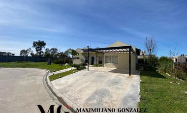 Casa en  venta, 7 ambientes - Lagos de Canning