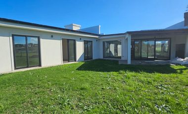 VENTA | CASA A ESTRENAR | ARENAS CHICO