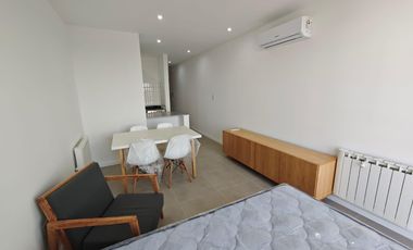 5 entre 42 y 43 La Plata -Monoambiente amoblado en ALQUILER