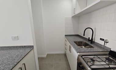 5 entre 42 y 43 La Plata -Monoambiente amoblado en ALQUILER