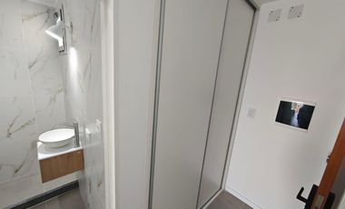 5 entre 42 y 43 La Plata -Monoambiente amoblado en ALQUILER