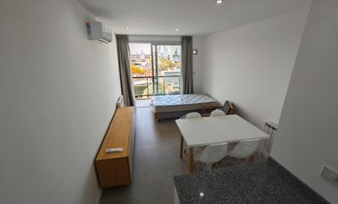 5 entre 42 y 43 La Plata -Monoambiente amoblado en ALQUILER