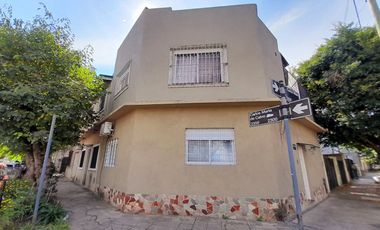 Casa en Lote propio, de 3 amb con Terraza!