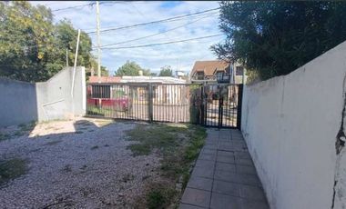CASTELAR PH EN VENTA CON PATIO Y COCHERA APTO PROFESIONAL Y APTO CREDITO  UN AMBIENTE.
