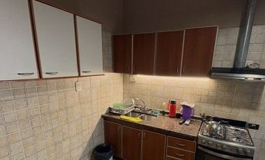 Casa 3 ambientes + departamento 2 ambientes al frente