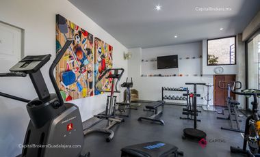 Casa con alberca en venta en San Wenceslao Zapopan